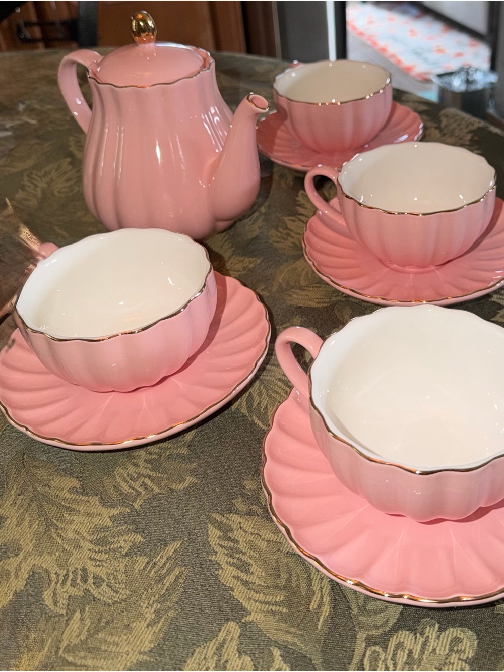 Pink Scalloped Porcelain Tea Set Gold Crown Crest Teapot 4 Cups 4 Saucers